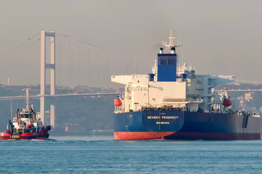 Dầu Nga 'không còn một giọt để mua', 30 triệu thùng đang đứng im bất ngờ đi thẳng đến một nước châu Á