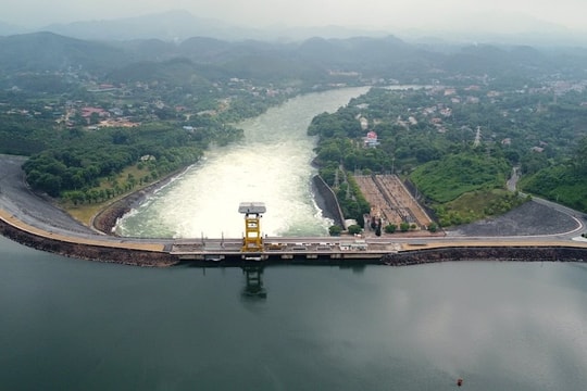 Cỗ máy in tiền định giá hơn 2.000 tỷ của REE có nguy cơ hủy tư cách đại chúng 