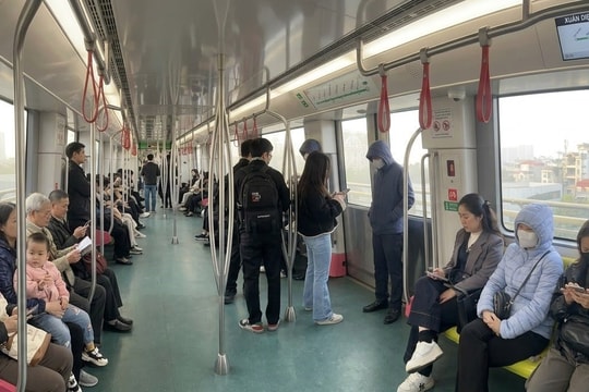 Giá vé máy bay, tàu hỏa, xe khách rục rịch tăng, riêng đường sắt đô thị "bình ổn giá"