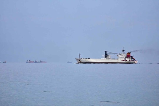 Gần 1 triệu tấn hàng đang di chuyển đến châu Á thì bất ngờ đứng im