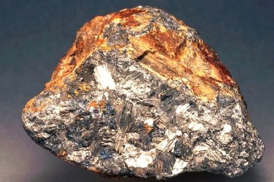 Nắm trong tay loại khoáng sản được ngành công nghiệp quốc phòng khao khát, 1 DN Việt Nam bán ra 100 đồng thu lãi tới 85 đồng, chia cổ tức lên tới 218%