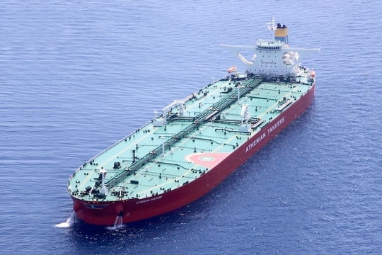 Phát hiện đội siêu tàu chở dầu vẫn chạy ngon ơ dù eo biển Hormuz tê liệt, kiếm về nửa triệu USD chỉ trong 1 ngày