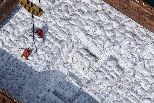 Sau đất hiếm, Trung Quốc siết xuất khẩu mặt hàng nuôi sống thế giới, làm rung chuyển thị trường lương thực toàn cầu