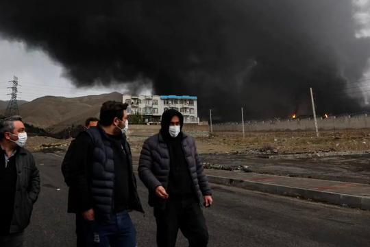 Phát hiện 13 siêu tàu chở dầu Iran liên tục di chuyển giữa chiến sự, thu về hơn 140 triệu USD/ngày nhờ Mỹ