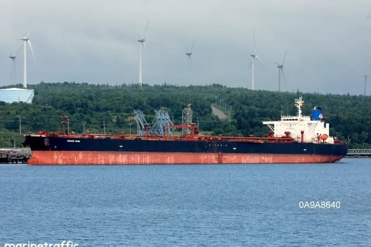 Phát hiện 1 tàu chờ dầu Nga đang trên đường vận chuyển hàng cho đối tác Trung Quốc thì bất ngờ 'quay xe' đi về phía Ấn Độ