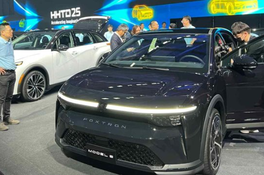 Foxconn 'bắt tay' Mitsubishi, có thể nắm giữ tới 50% cổ phần 1 công ty con 