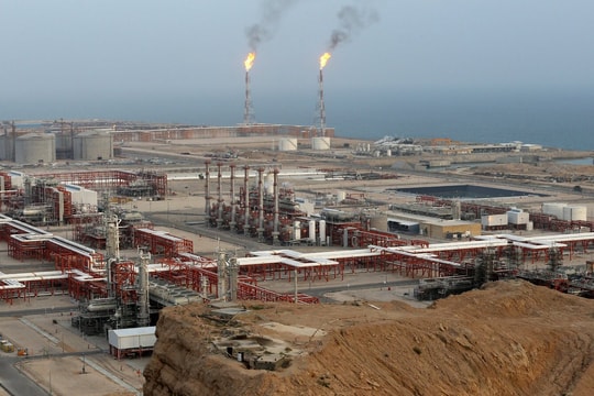 Mỏ khí đốt lớn nhất thế giới bị Israel tập kích, Iran tuyên bố tấn công trả đũa loạt cơ sở năng lượng khắp vùng Vịnh trong "vài giờ tới", giá dầu lại tăng vọt