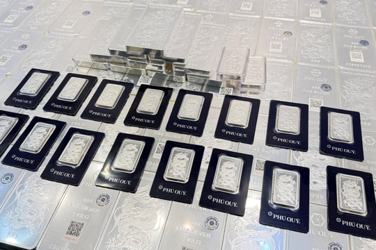 Sáng 19/3: Bạc thế giới giảm sốc, giá bạc trong nước về mức thấp nhất 1 tháng qua