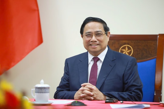 Thủ tướng lập tức điện đàm với lãnh đạo nước top đầu châu Phi về dầu mỏ, khí đốt, đề nghị hỗ trợ Việt Nam