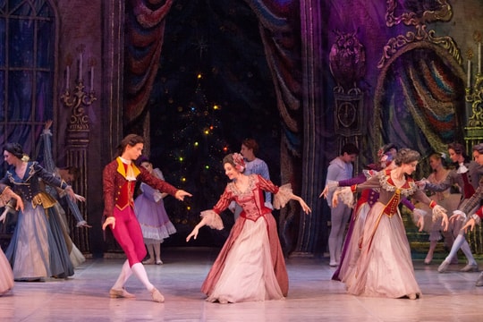 Ballet và giao hưởng kể những câu chuyện vượt thời gian