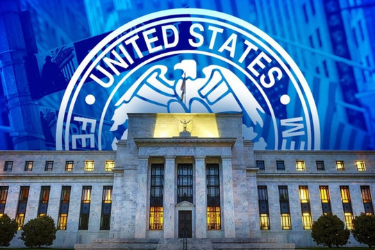 Fed tăng lãi suất lần đầu kể từ năm 2023, phát tín hiệu tiếp tục thắt chặt