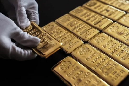 Hàng chục tấn vàng “rời kho” nhanh chóng giữa cơn bão, quỹ vàng lớn nhất thế giới còn nắm bao nhiêu?