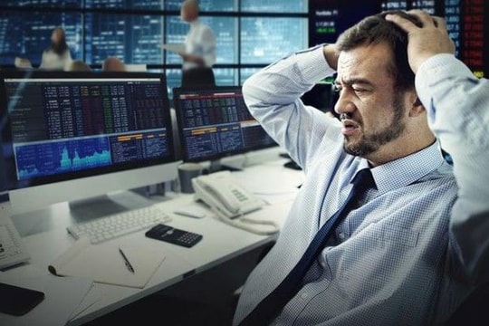 Khối ngoại bán ròng mạnh trong ngày VN-Index giảm 51 điểm, hai cổ phiếu bị "xả" gần 1.300 tỷ đồng