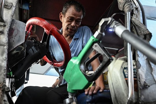 Khủng hoảng nhiên liệu: Láng giềng của Việt Nam và Thái Lan chỉ còn xăng dầu đủ dùng trong 25 ngày