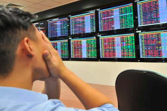 Góc nhìn chuyên gia: Chưa có tín hiệu tạo đáy cứng, VN-Index có thể "lùi" về vùng 1.570 - 1.580 điểm