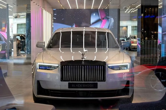 75 tỷ USD bốc hơi theo giấc mơ làm xe điện, 12 hãng đồng loạt ‘quay xe’: Chuyện gì đang xảy ra với ngành ô tô toàn cầu?