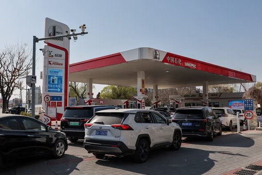 Mỹ cho phép giao dịch 140 triệu thùng dầu Iran nhưng một ông lớn lọc dầu lập tức từ chối: Giao dịch quá phức tạp 