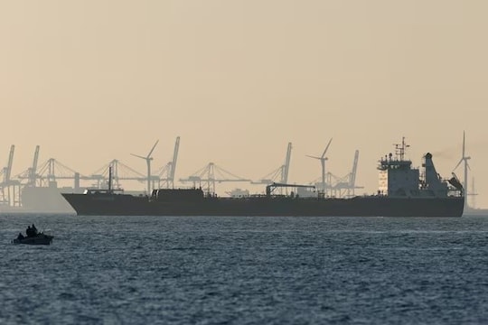 1,6 triệu thùng xăng dầu đang đổ về châu Á