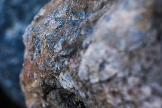 Phát hiện mỏ khoáng sản khổng lồ chứa 9,7 triệu tấn oxit đất hiếm ngay tại láng giềng Việt Nam
