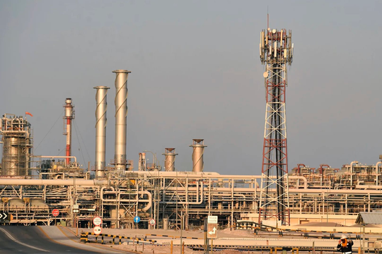 Iran tuyên bố không còn một giọt dầu để bán, một đường ống công suất 7 triệu thùng/ngày thành 'phao cứu sinh' cho cả thế giới