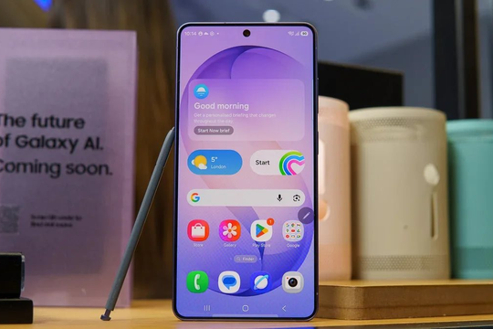 Tại sao một chiếc Galaxy S25 Ultra cao cấp lại "không có cửa" khi so với mẫu iPhone đời cũ hơn cả 2 năm?