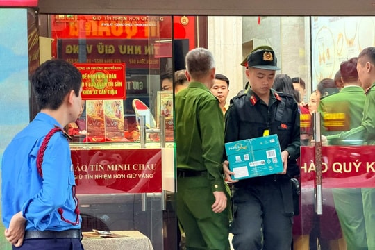 Loạt diễn biến đáng chú ý của “ông lớn” vàng bạc trước khi Công an xuất hiện tại cửa hàng vàng Bảo Tín Minh Châu ở Hà Nội