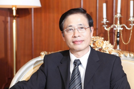 Ông chủ Bảo Tín Minh Châu và phát ngôn từng gây tranh cãi: Người đàn ông thông minh sẽ chẳng bao giờ lấy người phụ nữ thành đạt làm vợ