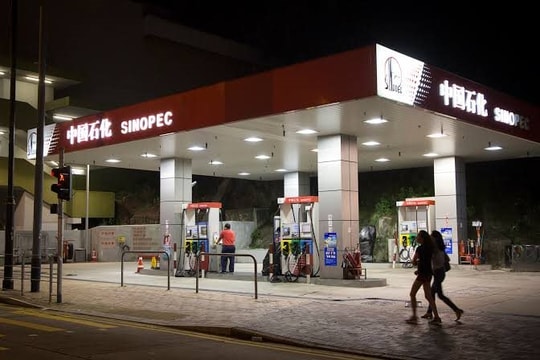 Cách Việt Nam không xa, nơi này đang bán xăng 115.000 đồng/lít