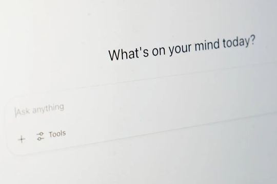 Bỏ ra 150.000 USD/tháng để AI làm hộ: Giới lập trình viên sợ hãi trước cơn lốc sa thải, nuôi cả một đội quân robot 24/7