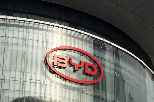 Xe điện 9 phút sạc đi 1.000 km: Bí mật của BYD trong cuộc đua công nghệ nạp điện nhanh ngang bơm xăng