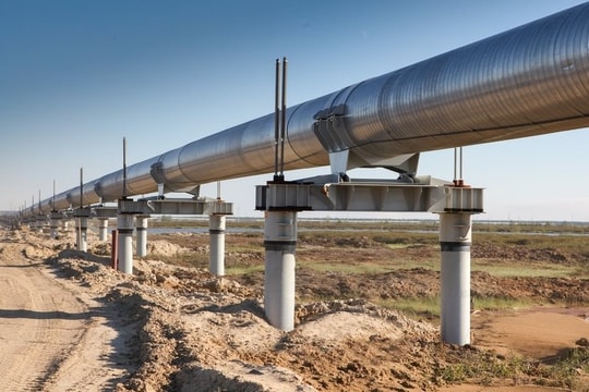 Đúng lúc thế giới ‘khát’ dầu, Mỹ nới lỏng trừng phạt, 40% năng lực xuất khẩu dầu của Nga lại bị đình trệ - chuyện gì xảy ra?