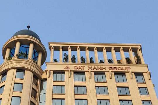 Cổ phiếu Đất Xanh bất ngờ “nổi sóng”, dòng tiền "bắt đáy" nhập cuộc mạnh mẽ