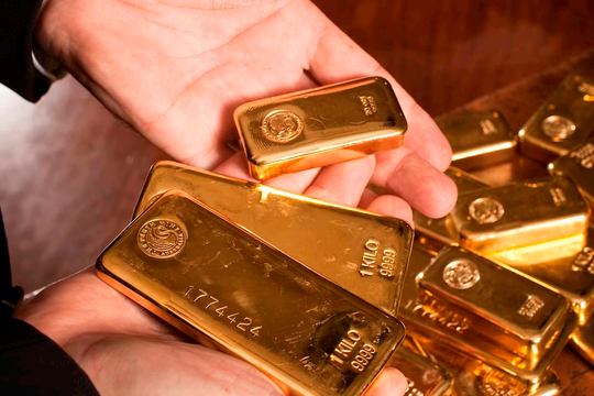 Nghịch lý khó hiểu: Vàng là "nơi trú ẩn an toàn", sao giá lại lao dốc giữa xung đột Iran, trong khi xăng lại tăng?