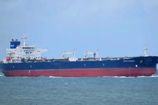 Vừa cho tàu dầu Nga đến Cuba ngạo nghễ đi qua, quốc gia châu Âu tiếp tục ‘đứng nhìn’ một tàu chở 800.000 thùng ung dung di chuyển