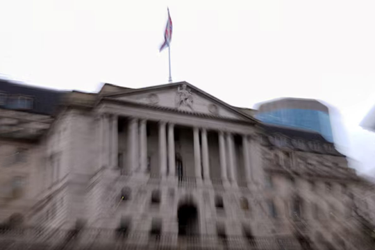 Nóng: Một ngân hàng vừa bị phạt gần 2,7 triệu USD vì làm giả tài liệu suốt 3 năm 