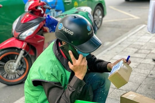 Chuyển khoản 150K cho shipper, vài giờ sau, người phụ nữ SN 1987 bị rút mất 10 triệu trong tài khoản 