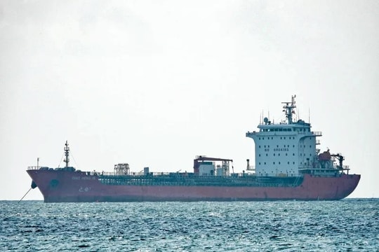 3 con tàu Trung Quốc vượt đại dương, mang tin vui đến cho Việt Nam và Philippines