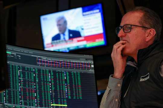 Mọi ánh mắt dồn về loạt biến số có thể khiến thị trường chao đảo: Hormuz nghẽn mạch, việc làm Mỹ thành chìa khóa xoay chiều