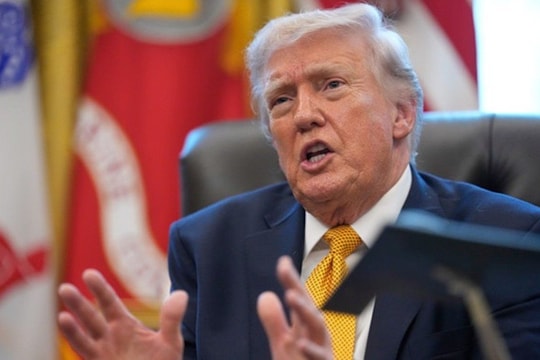 Ông Trump bất ngờ tuyên bố Mỹ sẽ giành lấy dầu mỏ của Iran và kiểm soát cơ sở xuất khẩu