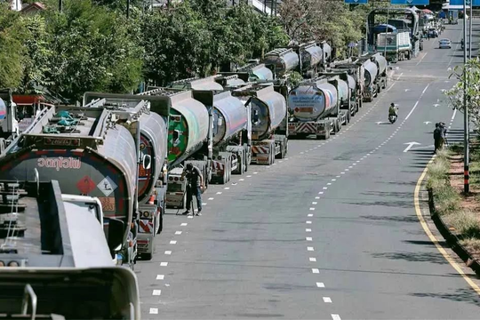 Cấm xuất khẩu nhưng vẫn gửi hơn 5 triệu lít dầu cho Lào và Myanmar mỗi ngày, quốc gia láng giềng Việt Nam nói gì?