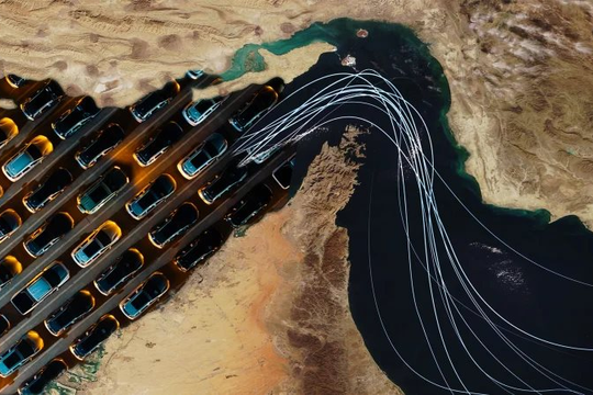 Cứ ngỡ xe điện sẽ “cứu thế giới” trước cảnh giá xăng tăng, ai ngờ giờ nó cũng kẹt ở eo biển Hormuz luôn rồi