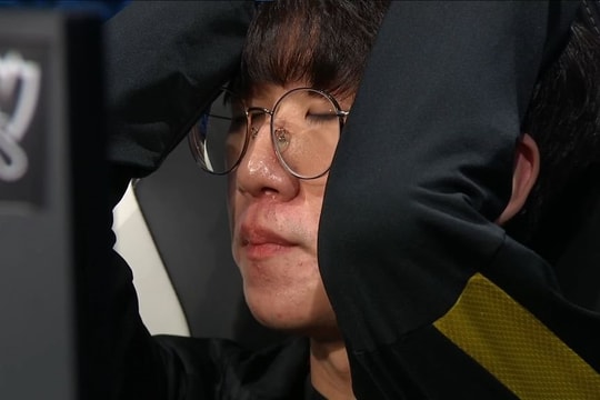 Người đàn ông SN 1998 bị điều tra khẩn, phát hiện dòng tiền bất thường hơn 170 tỷ đồng, có liên quan nhiều giao dịch cổ phiếu: Nhiều bên đồng loạt vào cuộc