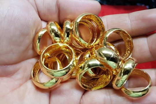 Ngân hàng từ chối mua lại hơn 13 chỉ vàng từ khách hàng cũ, cơ quan chức năng lập tức vào cuộc điều tra