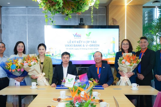 Công ty của ông Phạm Nhật Vượng "bắt tay" một ngân hàng Việt Nam biến khuôn viên thành trạm sạc, tủ đổi pin xe điện 