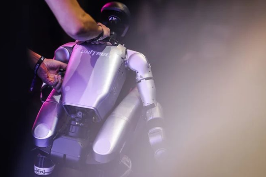 Bí quyết tăng trưởng lợi nhuận 674% của hãng robot hình người nổi tiếng biểu diễn trên truyền hình Trung Quốc