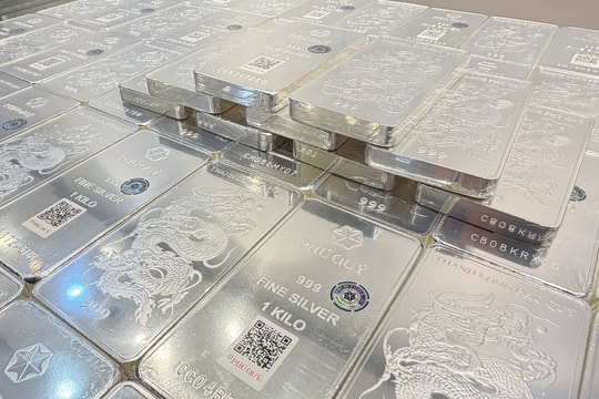 Sáng nay, giá bạc quay đầu giảm