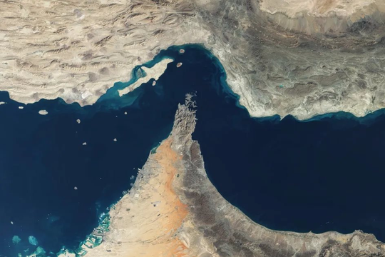 Iran báo tin không thể vui hơn về eo biển Hormuz 