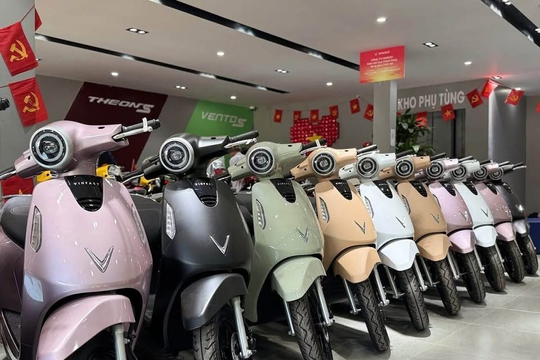 Tỷ phú Phạm Nhật Vượng lập 'siêu kỷ lục' bán hơn 90.000 xe máy điện/tháng - nhìn đơn đặt hàng còn 'sợ' hơn nữa 