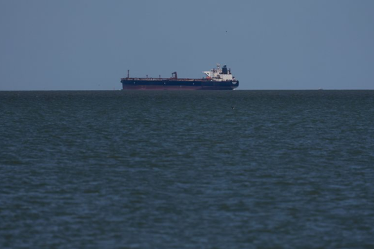 Giá dầu thực tế tăng vọt đến 141 USD﻿/thùng, cao nhất 18 năm, loạt chuyên gia cảnh báo