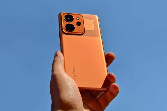 Điện thoại "dùng 6 ngày mới hết pin" ra mắt ở Việt Nam: 10.001mAh, gấp đôi S26 Ultra mà giá chỉ bằng nửa